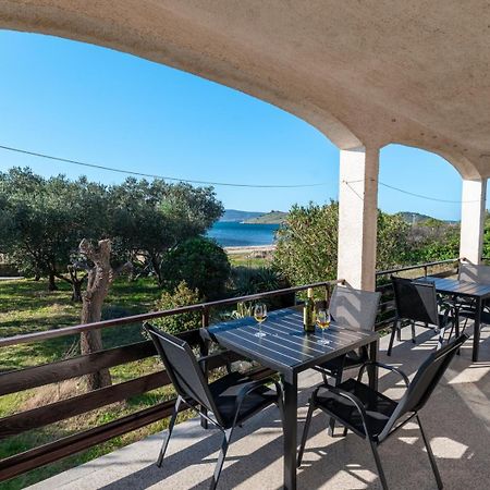 טוראני Beachfront Apartment Lostura מראה חיצוני תמונה