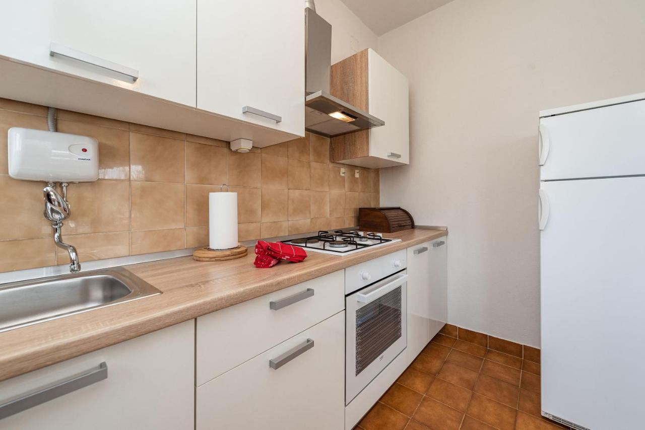 טוראני Beachfront Apartment Lostura מראה חיצוני תמונה